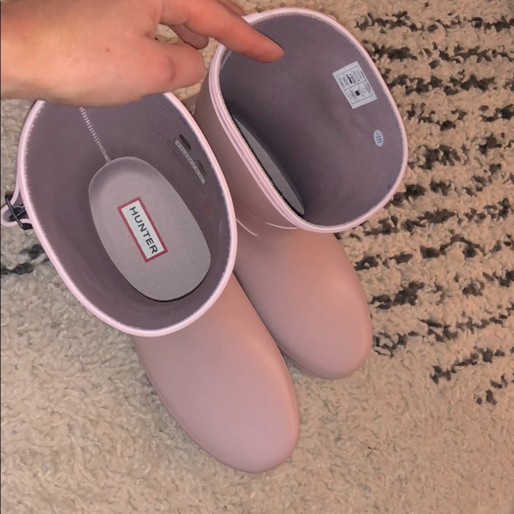 Hunter Short Rain Boots in Dusty Pink - Picture 6 of 9